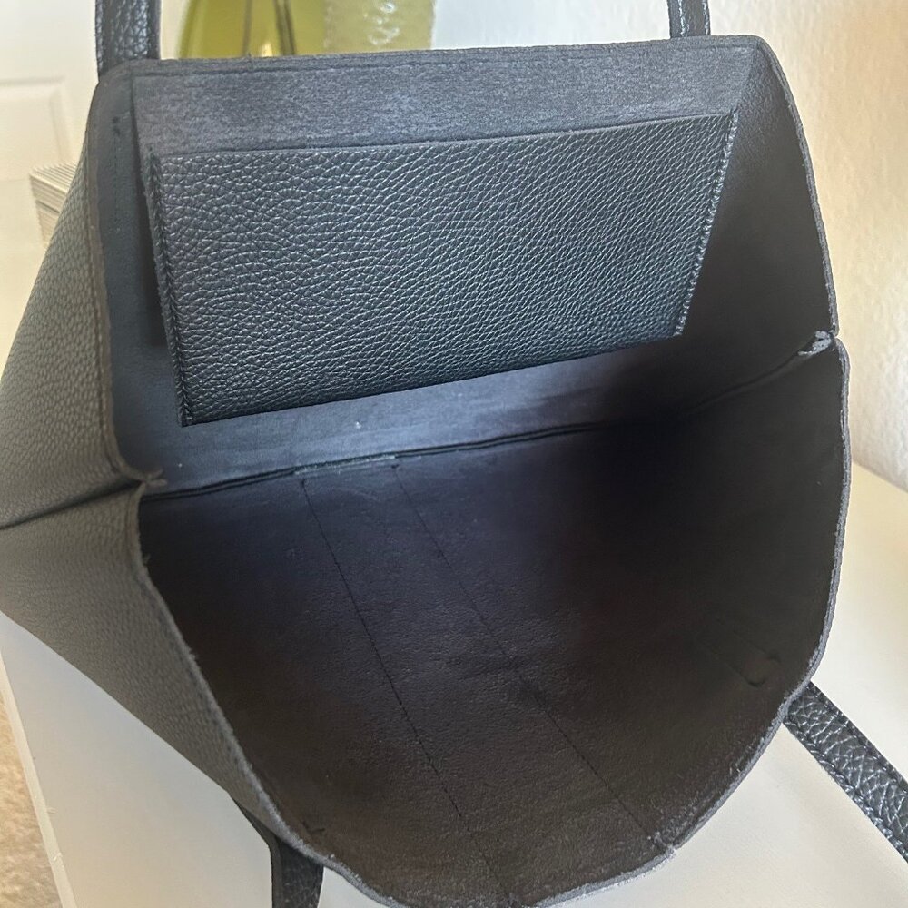 VINCE CAMUTO Luck Tote EUC - Picture 4 of 7